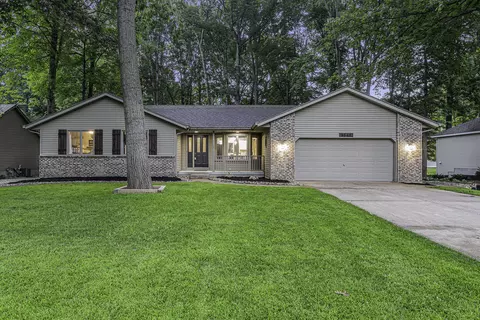 4549 Glen Hollow Dr, Hudsonville, MI 49426