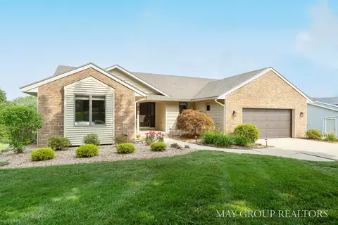 5580 Buthview Dr NE, Comstock Park, MI 49321