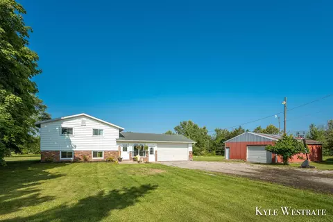 13565 Paine Ave, Kent City, MI 49330