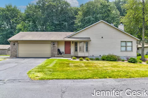 1066 Superior Ct #16, Holland, MI 49424