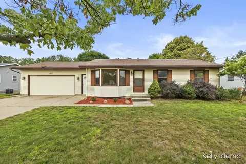 6837 28th Ave, Hudsonville, MI 49426