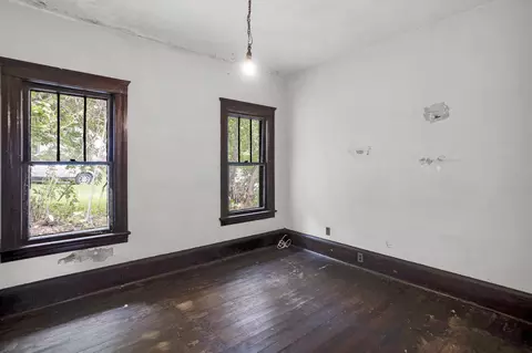 323 Taylor St, Jackson, MI 49202 photo 12