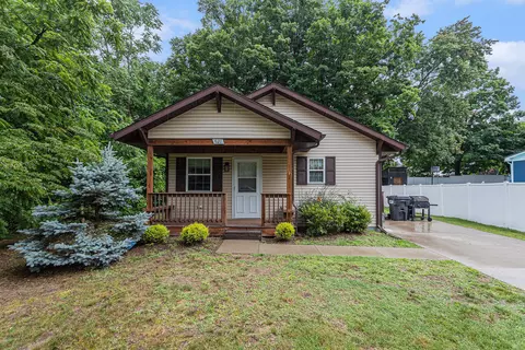 921 S Haven Pl, South Haven, MI 49090