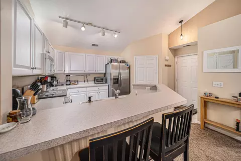 932 Oakbrook Dr, Jackson, MI 49203 photo 3