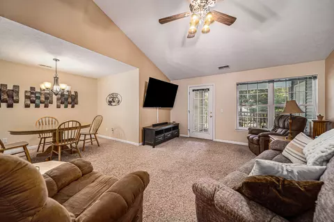 932 Oakbrook Dr, Jackson, MI 49203 photo 6