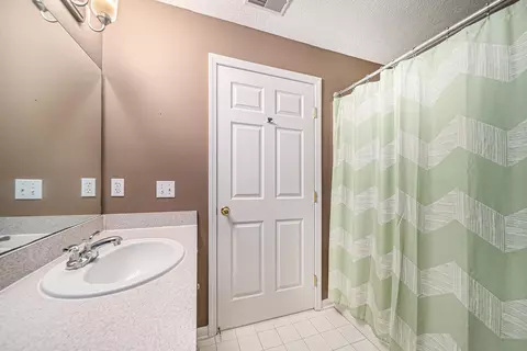 932 Oakbrook Dr, Jackson, MI 49203 photo 11
