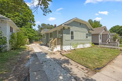 902 Kampenga Ave, Muskegon, MI 49442
