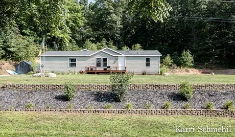 3142 W Cleveland Rd, New Era, MI 49446
