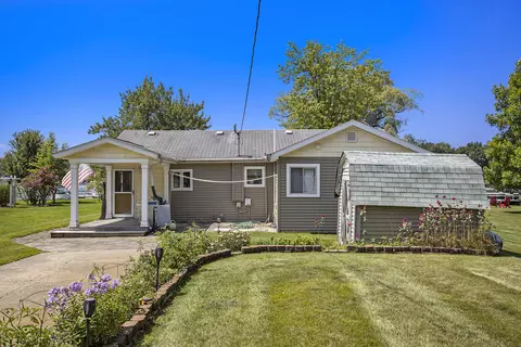 5129 Lima Dr, Delton, MI 49046
