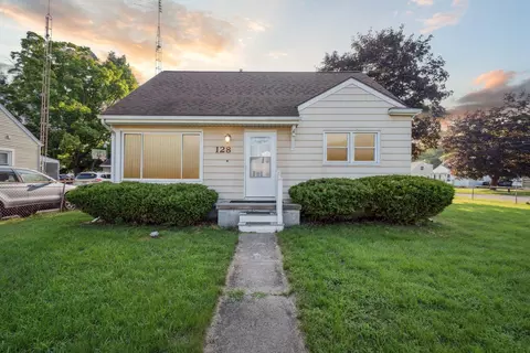128 Ronald Rd, Jackson, MI 49203
