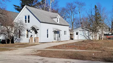 304 N Rowe St, Ludington, MI 49431