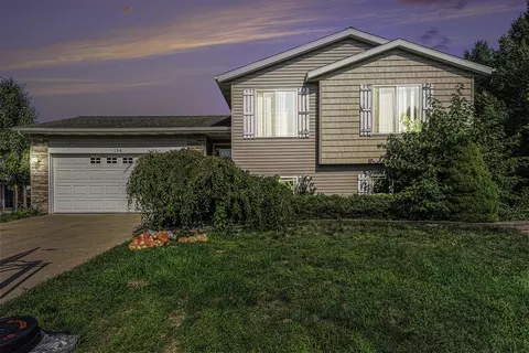 184 Bluefield Dr, Holland, MI 49424