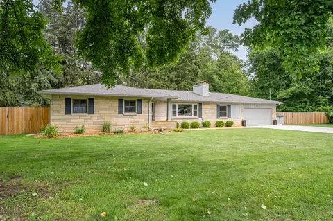 43 Christy Rd, Battle Creek, MI 49015