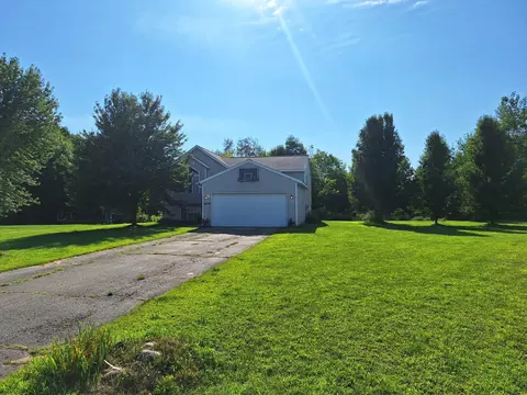 16575 Doe Dr NE, Cedar Springs, MI 49319