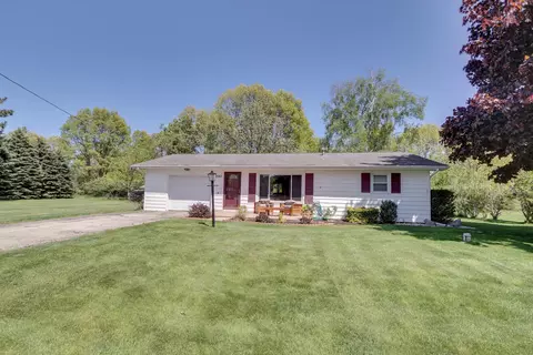 1583 Park Ln, Manistee, MI 49660