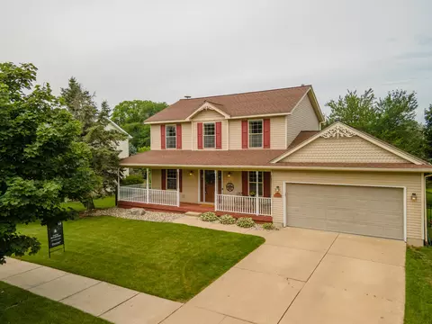 1009 Hawks Rdg, Grand Ledge, MI 48837