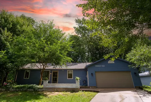 5834 Haughey Ave SW, Wyoming, MI 49548