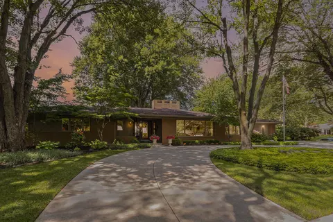 2227 E Shiawassee Dr SE, Grand Rapids, MI 49506