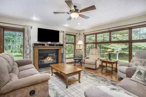 604 Miller Rd, Plainwell, MI 49080 photo 4