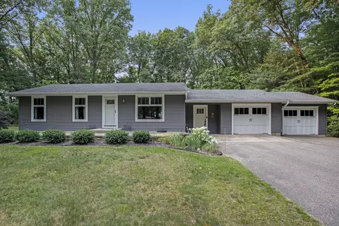 604 Miller Rd, Plainwell, MI 49080 photo 2