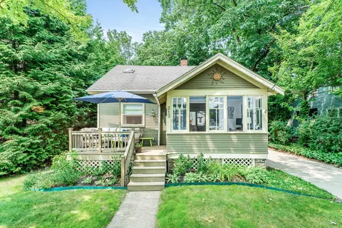 213 Brockway Ave, South Haven, MI 49090