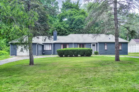 950 Horton Rd, Jackson, MI 49203