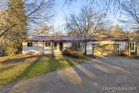 6464 Sunfish Lake Ave NE, Rockford, MI 49341