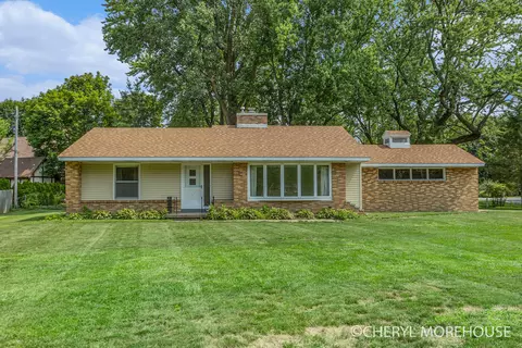 2665 Cascade Rd SE, Grand Rapids, MI 49506