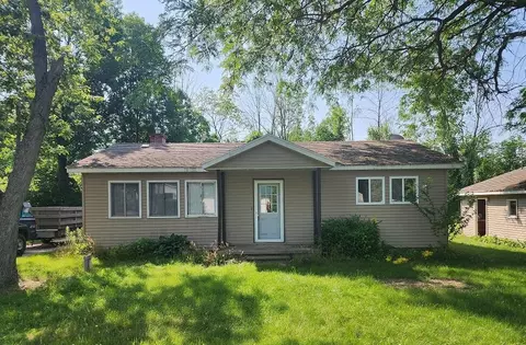 306 Olsen Dr, Sheridan, MI 48884