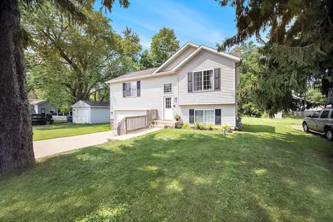 14615 Washington St, Marne, MI 49435