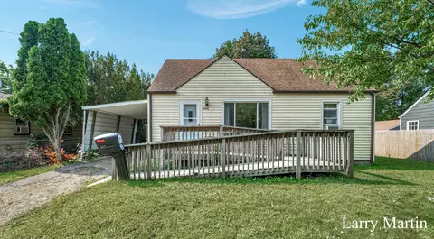 1808 32nd St SW, Wyoming, MI 49519