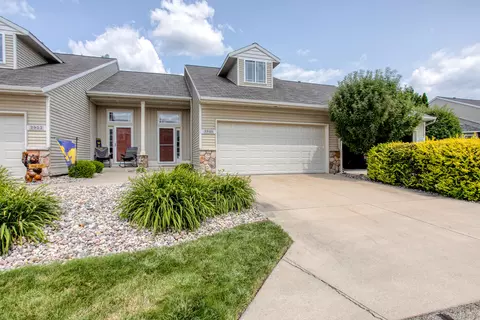2949 Pebblestone Dr, Hudsonville, MI 49426