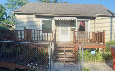 1079 Hurd Ave, Benton Harbor, MI 49022