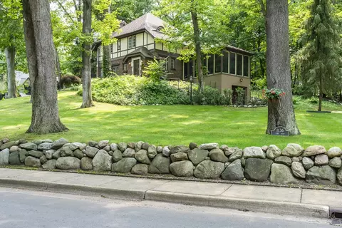 1136 Long Rd, Kalamazoo, MI 49008