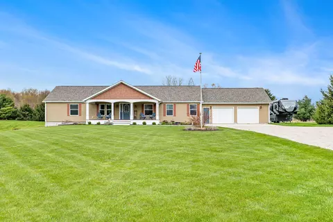 10715 Montcalm Rd, Greenville, MI 48838
