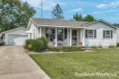 3923 Jupiter Ave NE, Grand Rapids, MI 49525