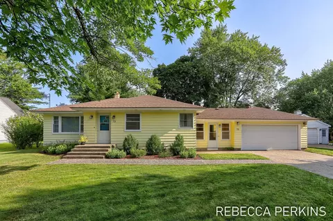 73 W 34th St, Holland, MI 49423