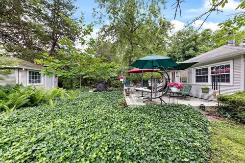 9106 Circle Dr, Lakeside, MI 49116