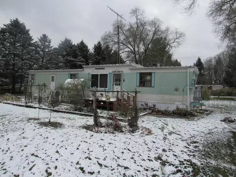 16917 Sunset Ln, Three Rivers, MI 49093