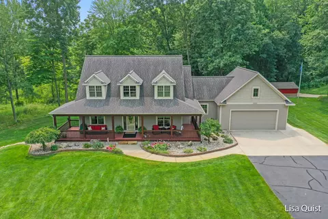 10230 Peterson Farm Dr NE, Rockford, MI 49341