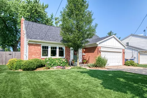 2017 Chesaning Dr SE, Grand Rapids, MI 49506