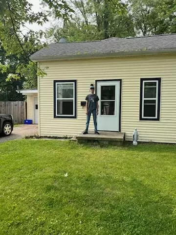 1106 Crosslanes St, Mount Pleasant, MI 48858