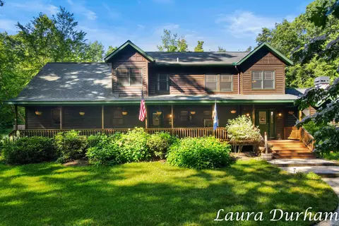 6326 Forest Trl, Fennville, MI 49408
