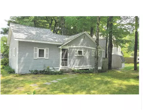 1010 S Logans Ln, Hesperia, MI 49421