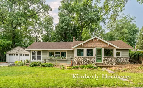 8660 Beaver St SE, Alto, MI 49302