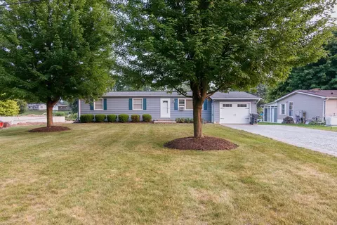 46651 Delta Dr, Decatur, MI 49045