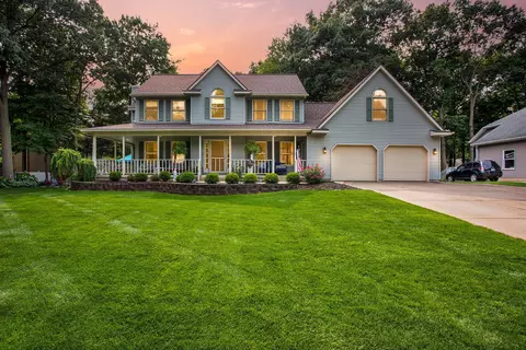 7425 Sleepy Hollow Dr, Hudsonville, MI 49426