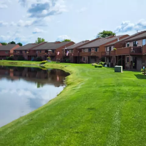 1329 Bent Tree Dr, Hudsonville, MI 49426