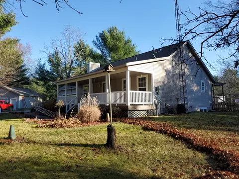 9426 Automobile Rd, Whitehall, MI 49461