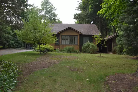 789 Stuart Lake Rd, Marshall, MI 49068